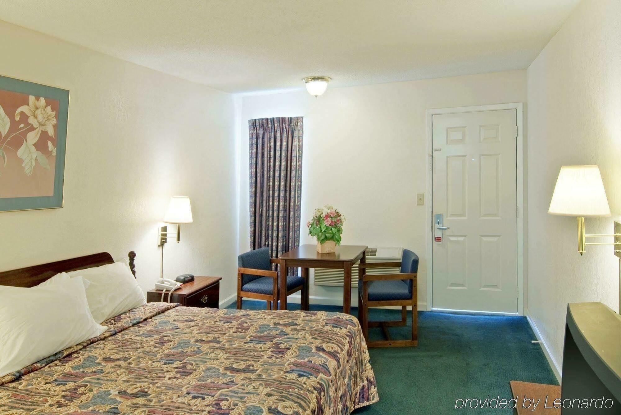 Travel Inn Of Buford Oda fotoğraf